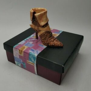 Just the Right Shoe by Raine En Vogue new in box with COA #25172