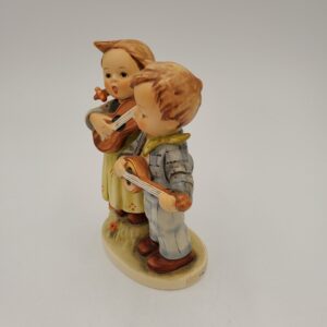 Hummel Figurine  "Happy Days" #150 TMK 5 Last Bee, Goebel Germany #150/0