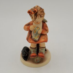 Hummel Figurine "Mothers Helper" TMK 5 #188