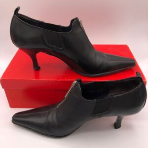 Vintage Donald Pliner Heels - Black Ankle Boots with Zipper on Front - Size 6 US - Russel & Bromley