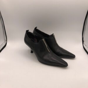 Vintage Donald Pliner Heels - Black Ankle Boots with Zipper on Front - Size 6 US - Russel & Bromley