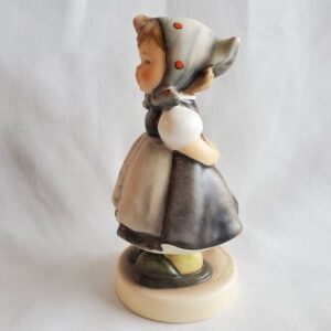 Hummel Figurine #498 "All Smiles" TMK 7  Limited Edition Figurine 1997