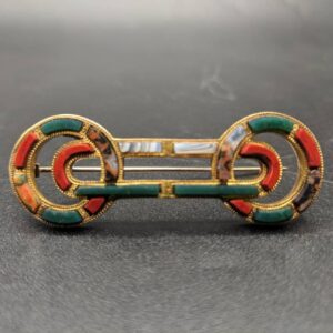 Antique Victorian Scottish agate Brooch - 9k gold "Loveknot" design Two registry hallmarks; 1600 Appraisal, c 1880