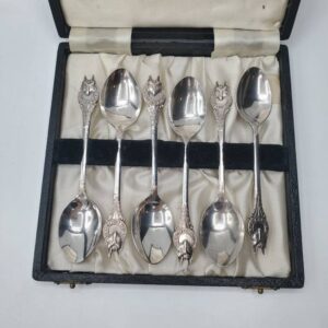 Set of 6 Boy Scouts Spoons in Black Case, Vintage Chester EP Co. Silver Plated Spoons, Wolf or Fox Ends