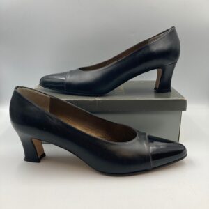 Vintage Roberto Capucci Black Leather Pumps with Black Patent Leather Tips Size 11 B - Made in Italy