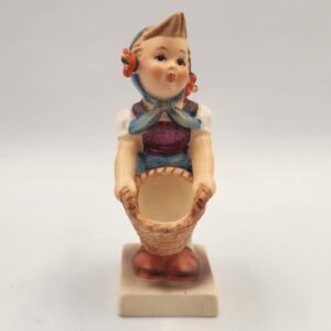 Hummel Figurine Little Helper TMK 4 #73