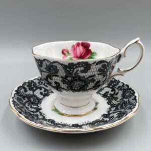 Royal Albert China Senorita Cup and Saucer Set, Señorita Teaset