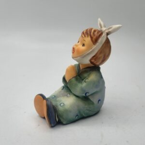 Hummel "Ooh, My Tooth" Figurine #533 First Issue TMK 7