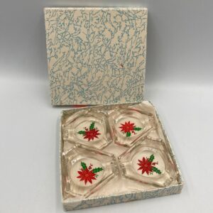 NIB 1960s Set of 4 Glass Poinsettia Ashtrays, Christmas Ashtrays