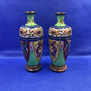 Beautiful Antique Pair of Japanese Cloisonne Vases - Meiji Period (1868-1912)