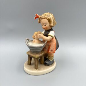 Hummel Doll Bath #319 Figurine TMK6 Goebel Hummel